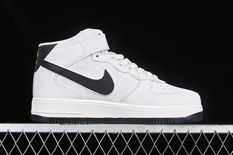 All categories Nk Air Force 1 Air Force series Nk Air Force 1 Mid Air Force mid-top Nk Air Force 1'07 Mid gray suede small hook Air Force One mid-top casual sneakers KG3031-011